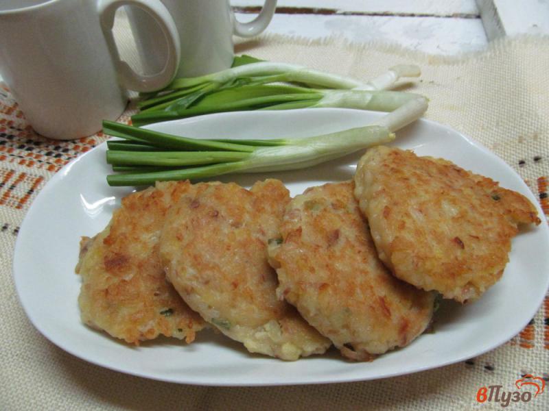 Фото приготовление рецепта: Картофельные котлеты с тунцом шаг №6