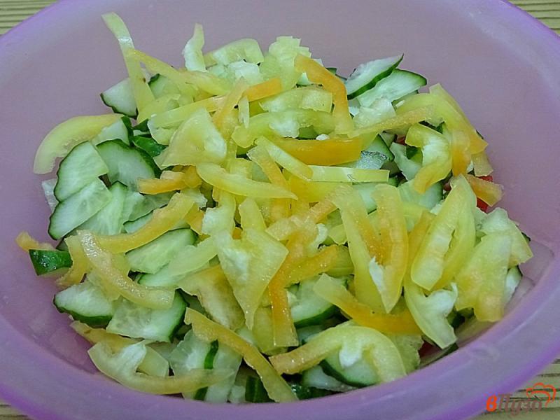 Фото приготовление рецепта: Овощной салат с творогом шаг №4