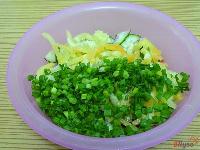 Фото приготовление рецепта: Овощной салат с творогом шаг №5