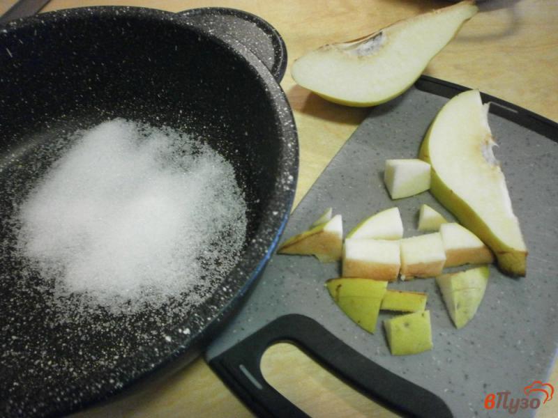 Фото приготовление рецепта: Компот из айвы, вишен и ягод годжи с карамельной айвой шаг №4