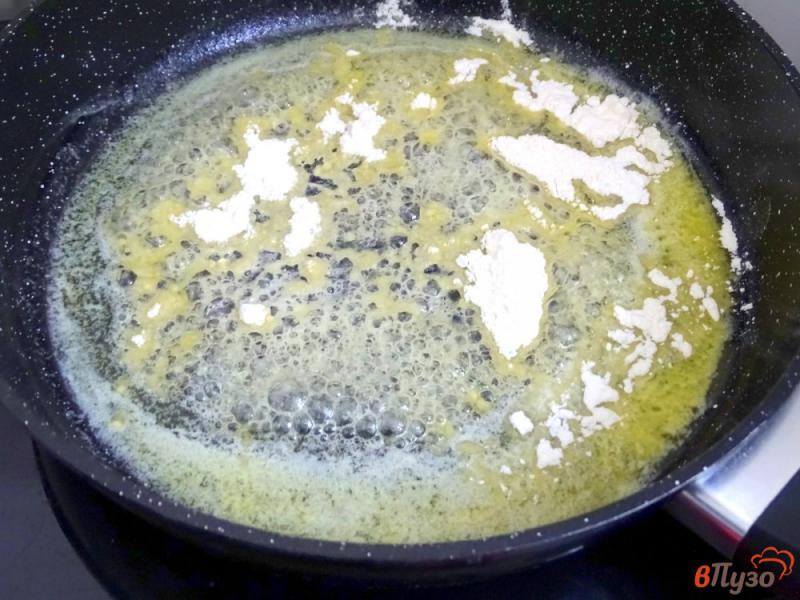 Фото приготовление рецепта: Макароны в сырном соусе шаг №3