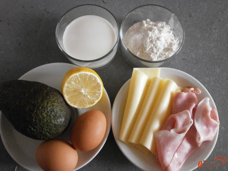 Фото приготовление рецепта: Французский омлет с авокадо, ветчиной и сыром шаг №1