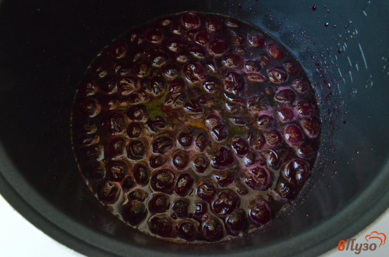 Фото приготовление рецепта: Варенье из черешни в мультиварке шаг №6