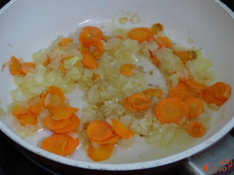 Фото приготовление рецепта: Зелёный борщ с рисом и мороженым щавелем шаг №4