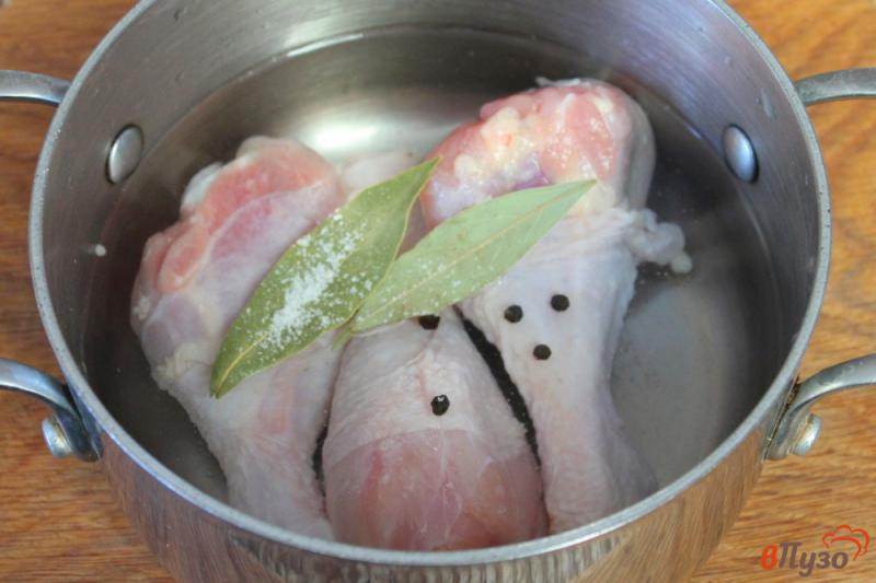 Фото приготовление рецепта: Куриный суп с болгарским перцем и петрушкой шаг №1