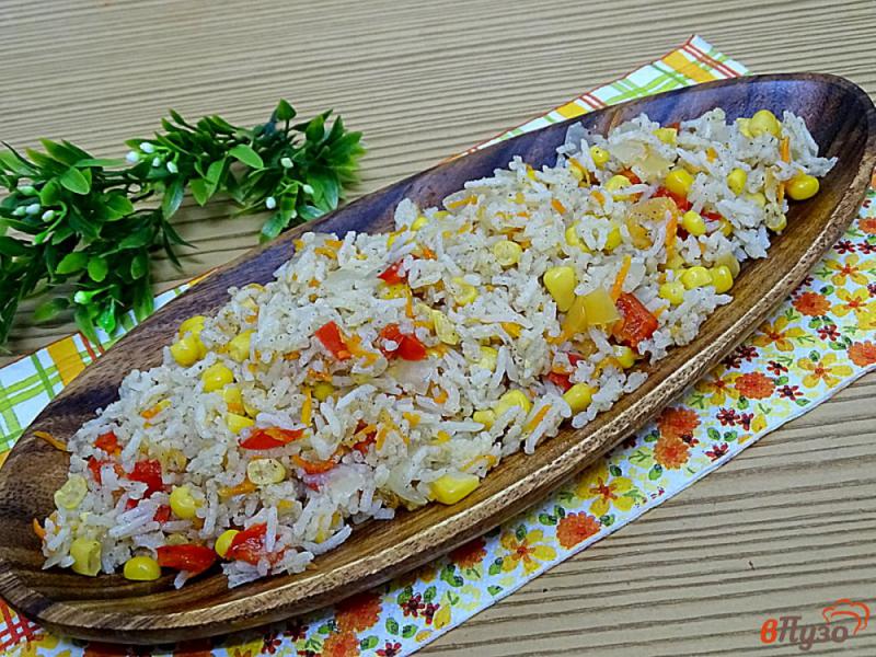 Фото приготовление рецепта: Рис с кукурузой и перцем шаг №11