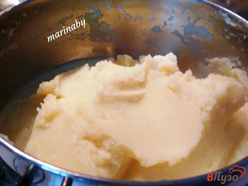 Фото приготовление рецепта: Тушеная печень индейки в соусе с картофельным пюре шаг №12