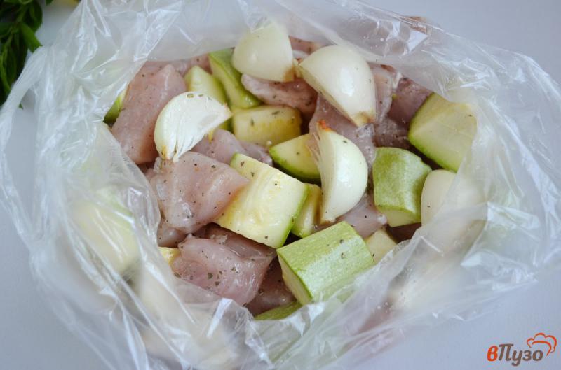 Фото приготовление рецепта: Шашлык из куриного филе с овощами + рецепт соуса шаг №3