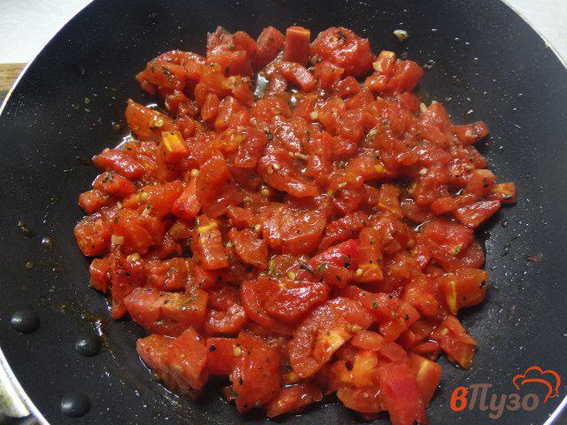 Фото приготовление рецепта: Томатный соус для пиццы шаг №5