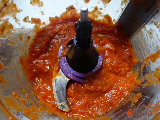 Фото приготовление рецепта: Томатный соус для пиццы шаг №7