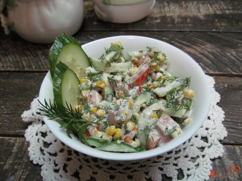 Фото приготовление рецепта: Весенний салат с копченой курицей шаг №5