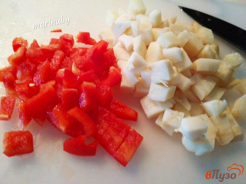 Фото приготовление рецепта: Картофельный суп с фрикадельками шаг №3