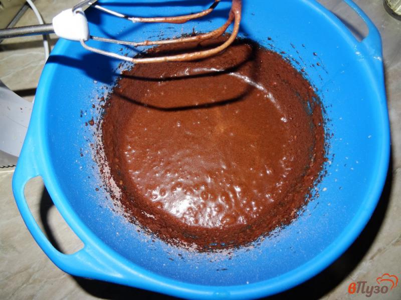 Фото приготовление рецепта: Очень шоколадные кексы шаг №6