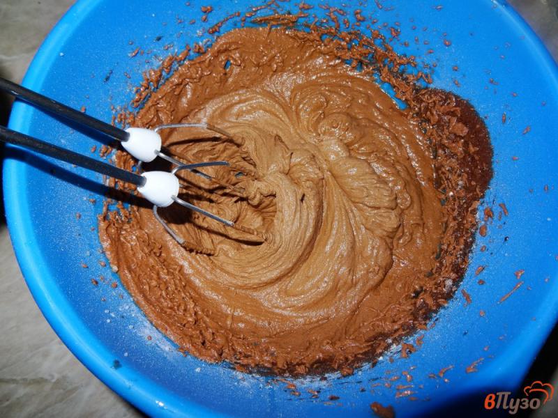 Фото приготовление рецепта: Очень шоколадные кексы шаг №8