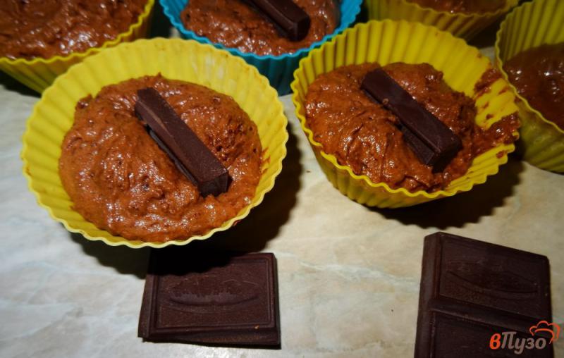 Фото приготовление рецепта: Очень шоколадные кексы шаг №12