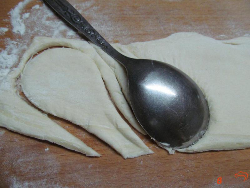 Фото приготовление рецепта: Закуска из слоеного теста с форелью шаг №1