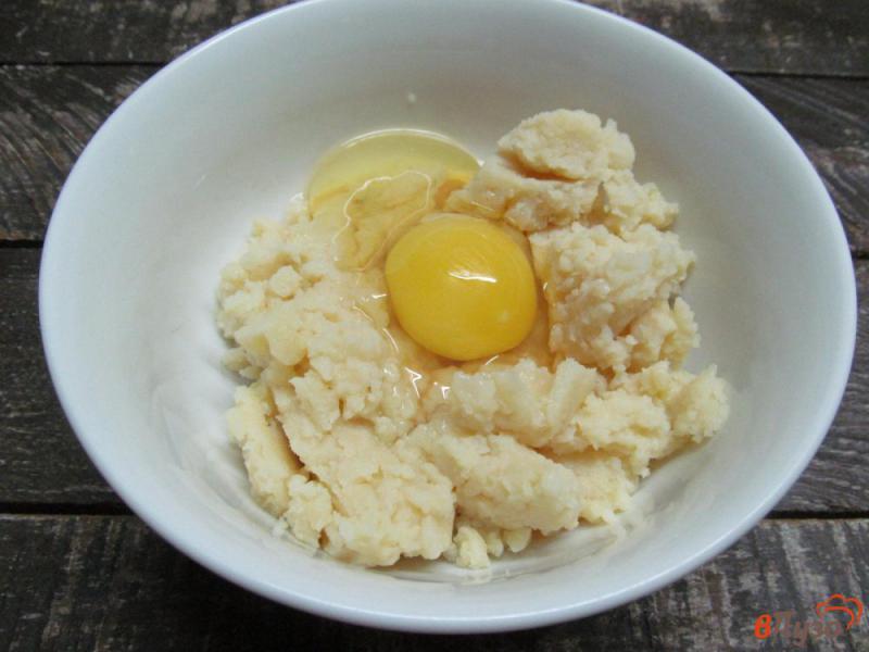 Фото приготовление рецепта: Картофельные зразы с квашеной капустой шаг №2