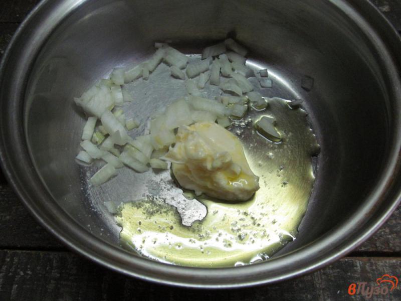 Фото приготовление рецепта: Суп из лосося с хреном и сметаной шаг №3
