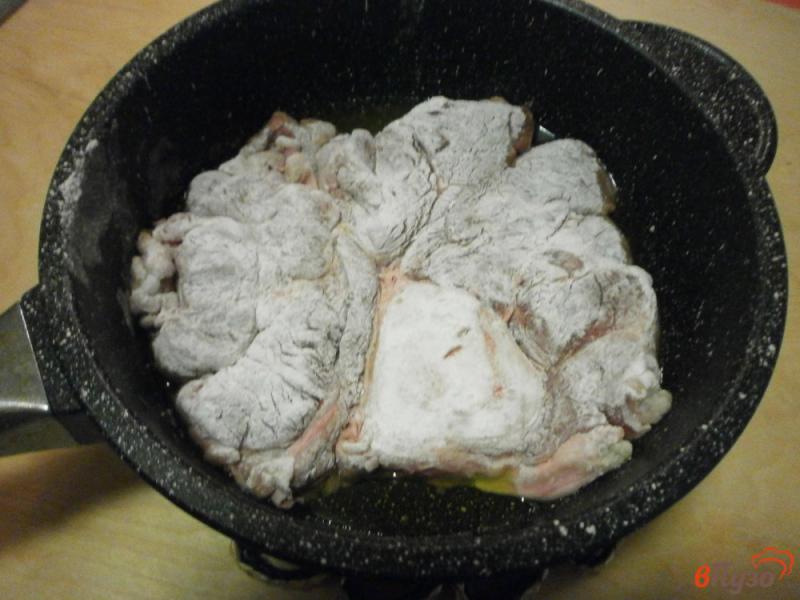 Фото приготовление рецепта: Телячья голень в овощном рагу шаг №5