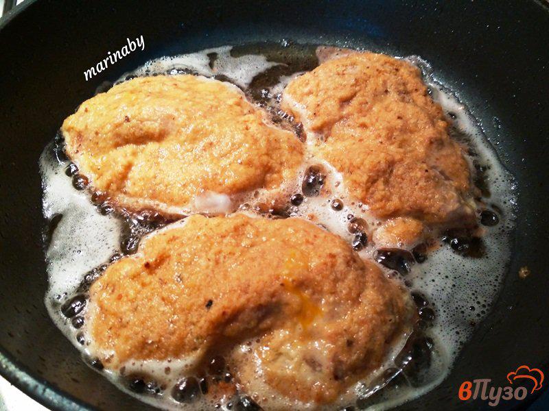 Фото приготовление рецепта: Запеченная куриная мякоть бедра в панировке шаг №9