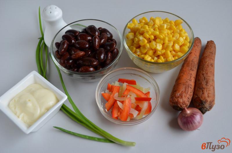 Фото приготовление рецепта: Салат с кукурузой и фасолью шаг №1
