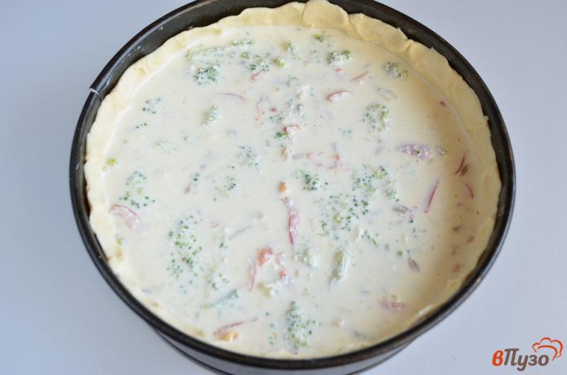 Фото приготовление рецепта: Пирог с творогом и брокколи шаг №7