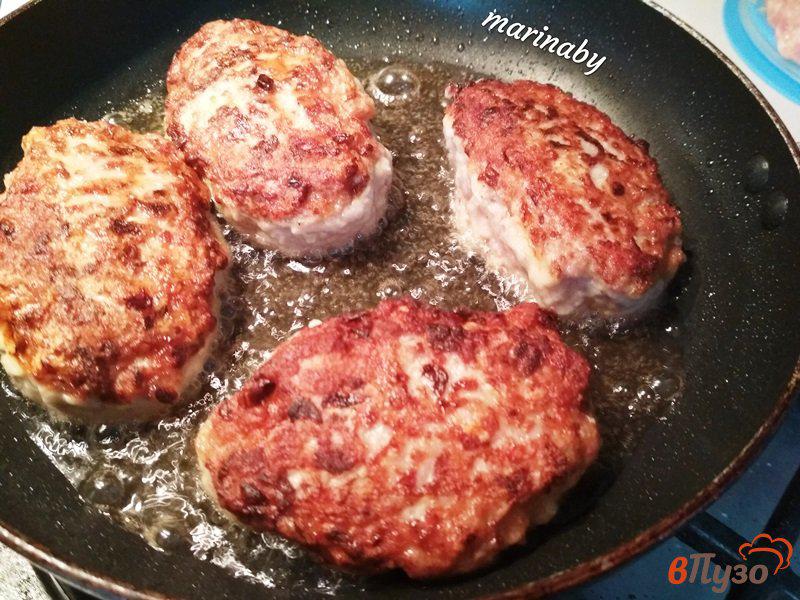 Фото приготовление рецепта: Котлеты мясные с кабачком шаг №5