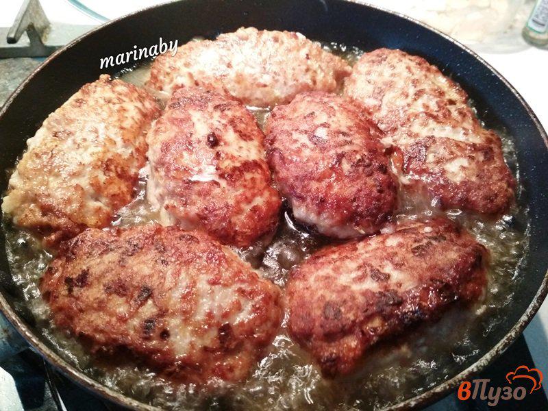 Фото приготовление рецепта: Котлеты мясные с кабачком шаг №6