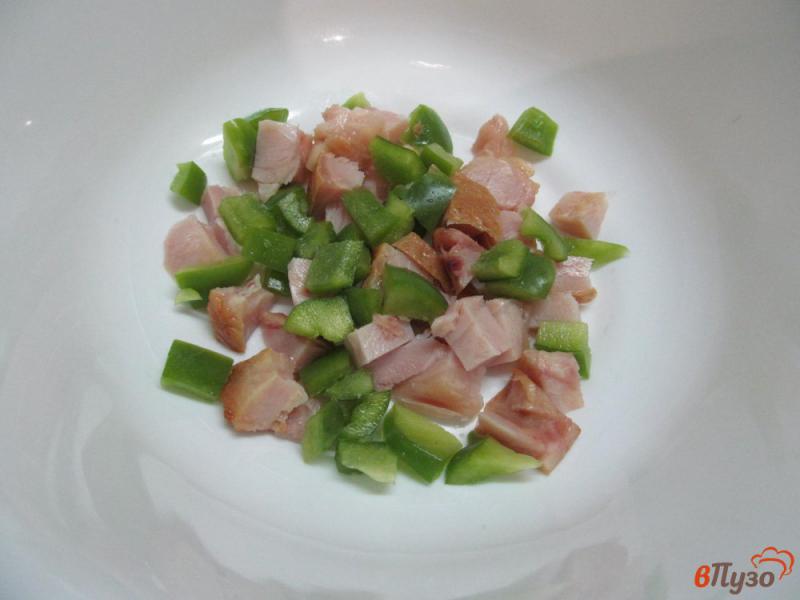 Фото приготовление рецепта: Салат «Пестрый» из овощей и курицей шаг №3