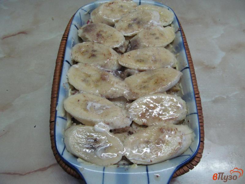 Фото приготовление рецепта: Сладкая запеканка из хлеба и банана шаг №4