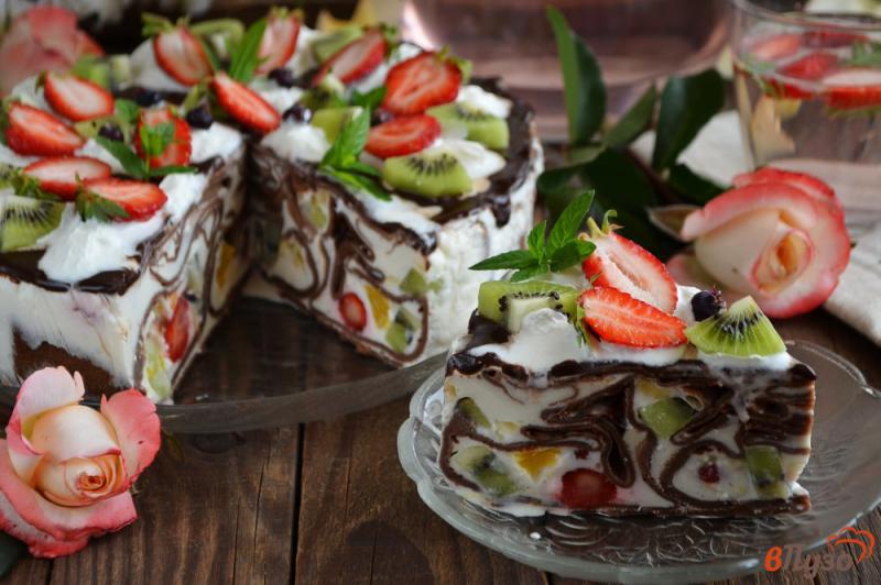 Фото приготовление рецепта: Блинный торт с фруктами шаг №16