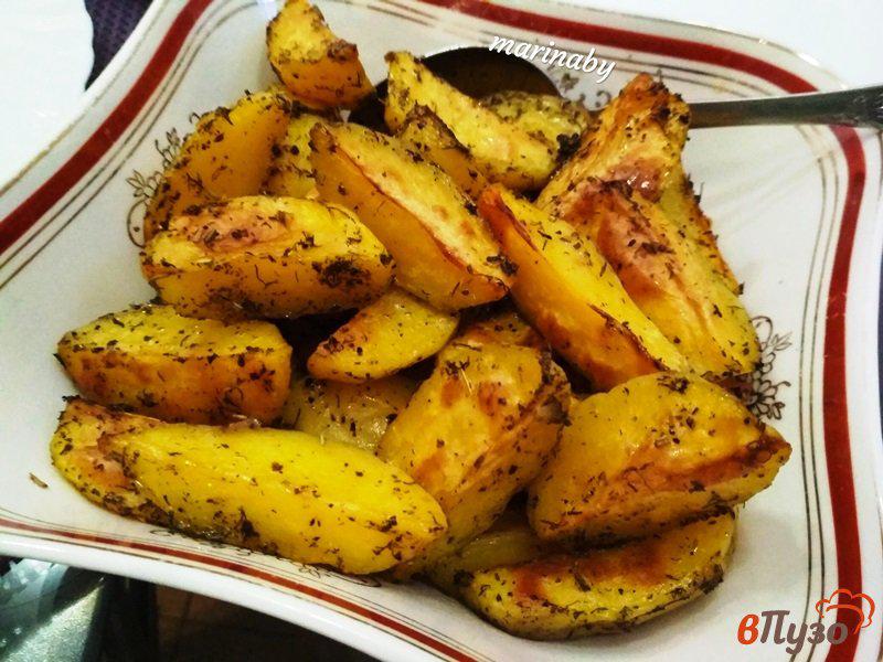 Фото приготовление рецепта: Запеченный картофель с прованскими травами шаг №6