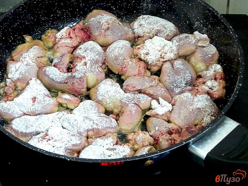 Фото приготовление рецепта: Куриная печень с тыквой шаг №7