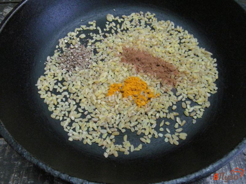 Фото приготовление рецепта: Котлеты с булгуром в томатном соусе шаг №1