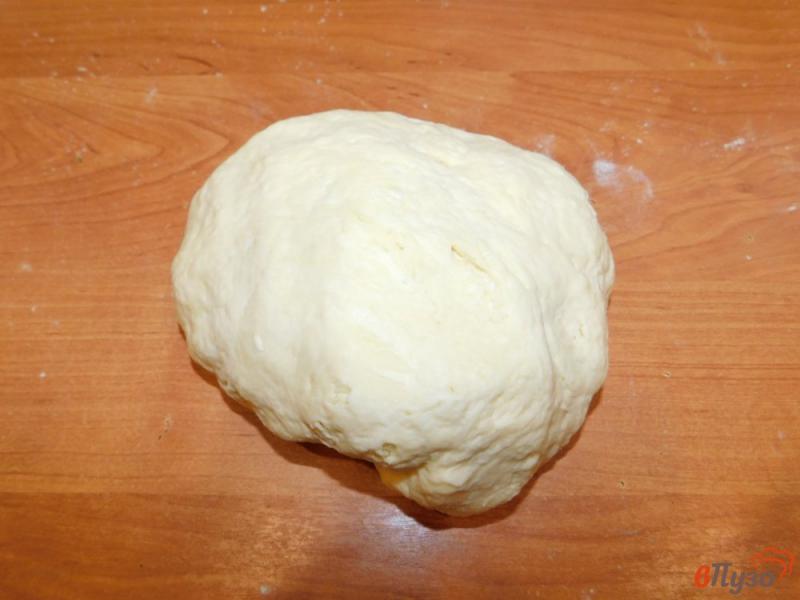 Фото приготовление рецепта: Пирог с картофелем и грибами шаг №2