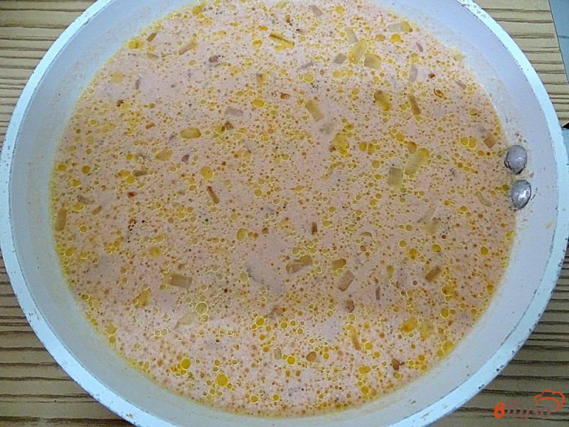 Фото приготовление рецепта: Тефтели в сметанно-томатном соусе шаг №8