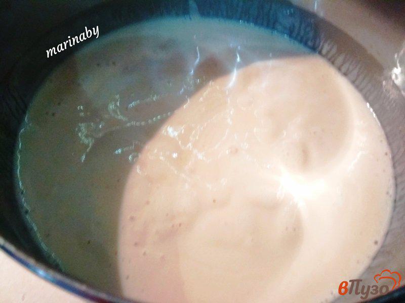 Фото приготовление рецепта: Заливной пирог с квашеной капустой и грибами шаг №8