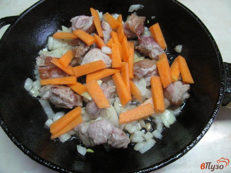 Фото приготовление рецепта: Свинина с гречкой и тыквой шаг №3