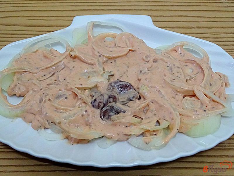 Фото приготовление рецепта: Сельдь под соусом с кетчупом шаг №9