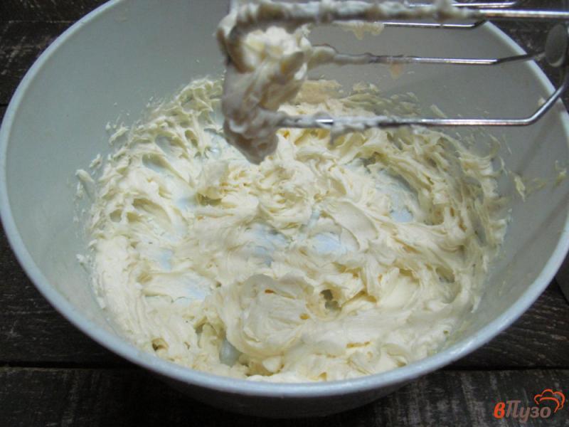 Фото приготовление рецепта: Банановый пирог с масляным кремом шаг №9