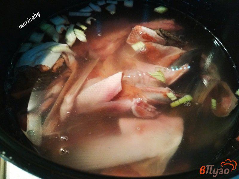Фото приготовление рецепта: Рыбный суп из кеты шаг №3
