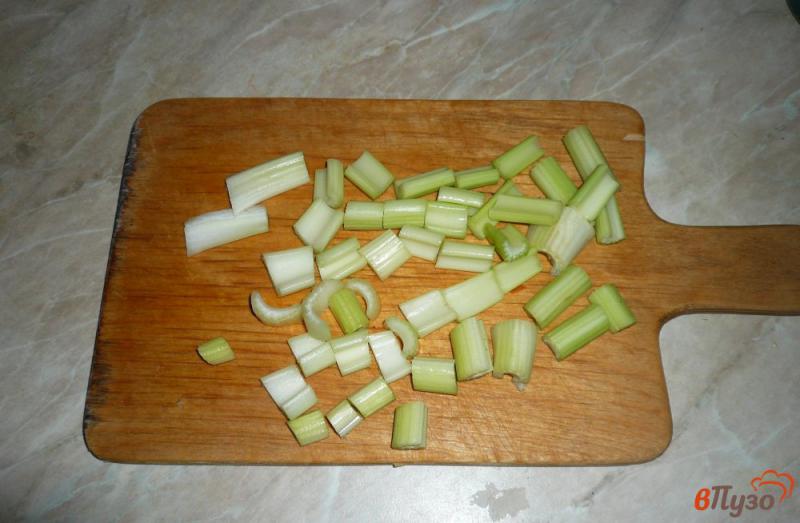 Фото приготовление рецепта: Картофель с морковью и сельдереем запеченные в рукаве шаг №4