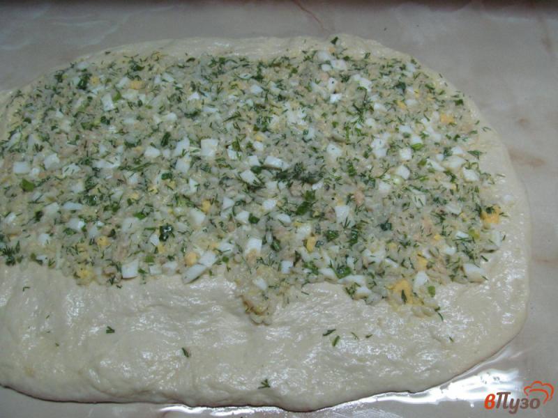 Фото приготовление рецепта: Пирог на картофельном тесте с консервированным лососем шаг №11