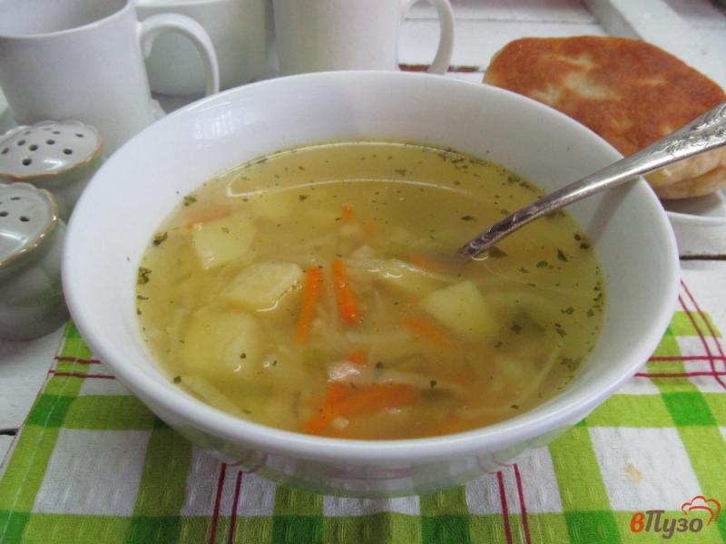 Фото приготовление рецепта: Овощной суп на курином бульоне с пшеничной крупой шаг №6