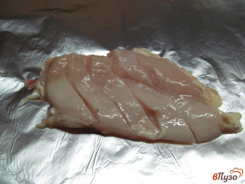 Фото приготовление рецепта: Куриная грудка запеченная по-американски шаг №3