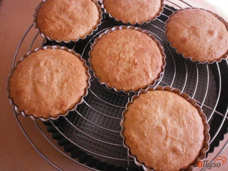 Фото приготовление рецепта: Венские пирожные с йогуртовым кремом шаг №8