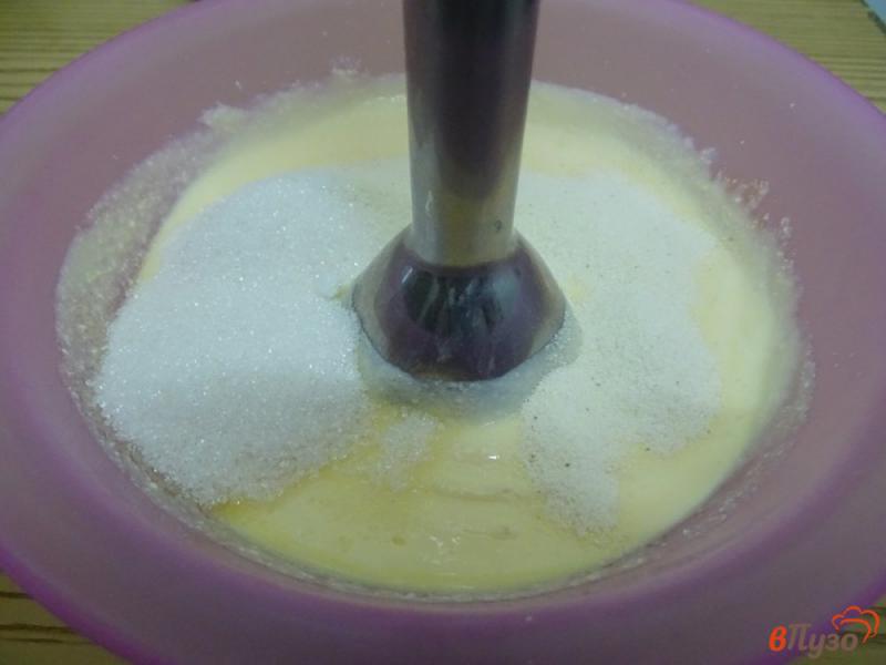 Фото приготовление рецепта: Сырники сладкие в формочках в духовке шаг №3