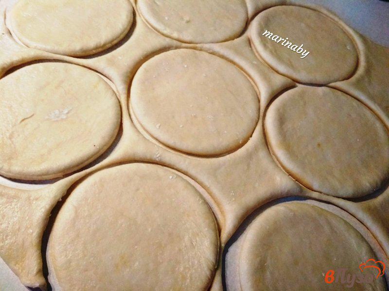 Фото приготовление рецепта: Пирожки с грибами шаг №5