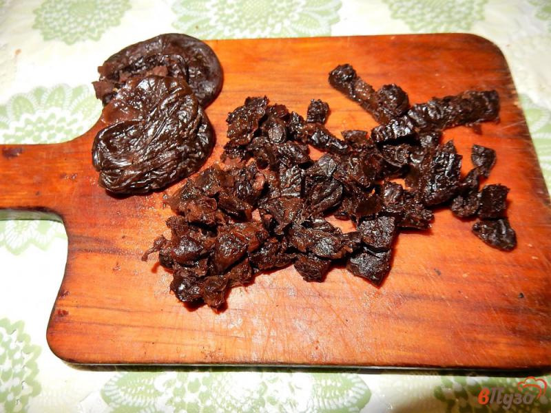 Фото приготовление рецепта: Сметанный пирог с черносливом шаг №9