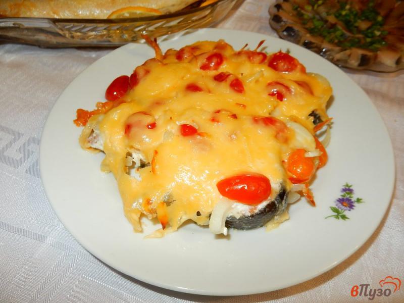 Фото приготовление рецепта: Кета запеченная с помидорами черри шаг №11
